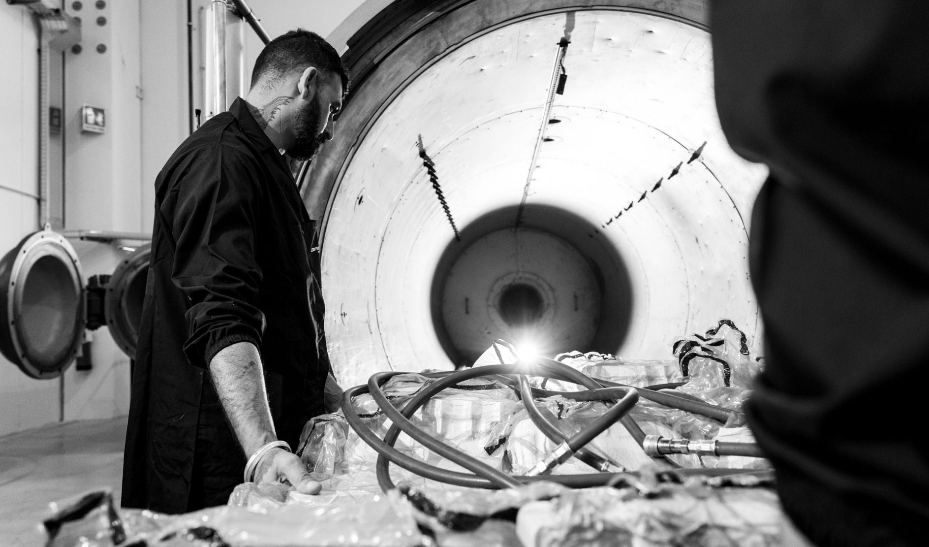 Autoclave_desk_1888_x_1111