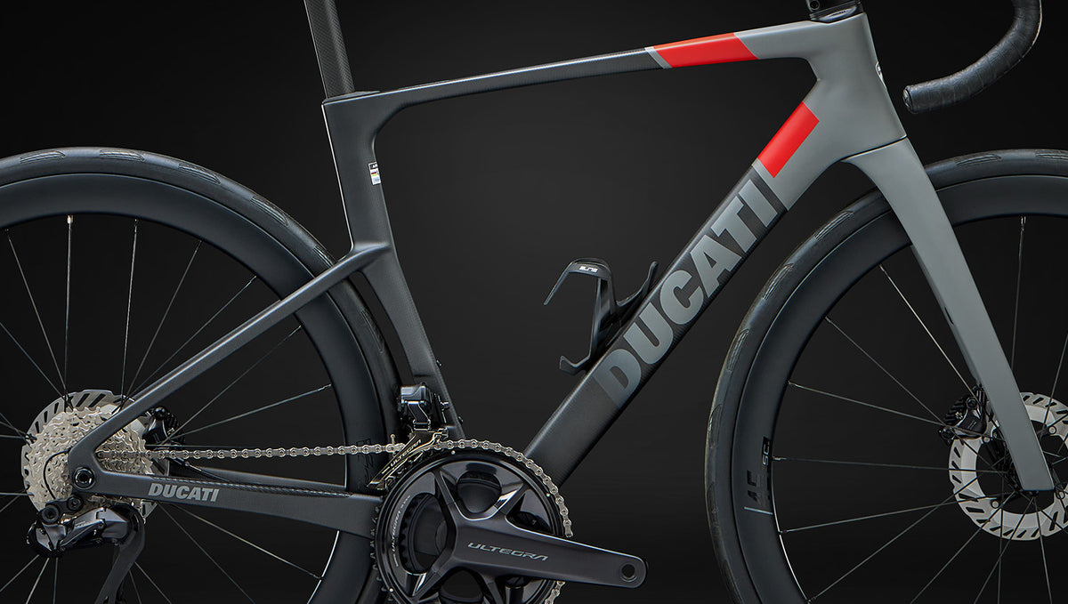 DUCATI_GR-Carbo-VISION_PDP-Highlight_07-telaio_1450x821_Desk