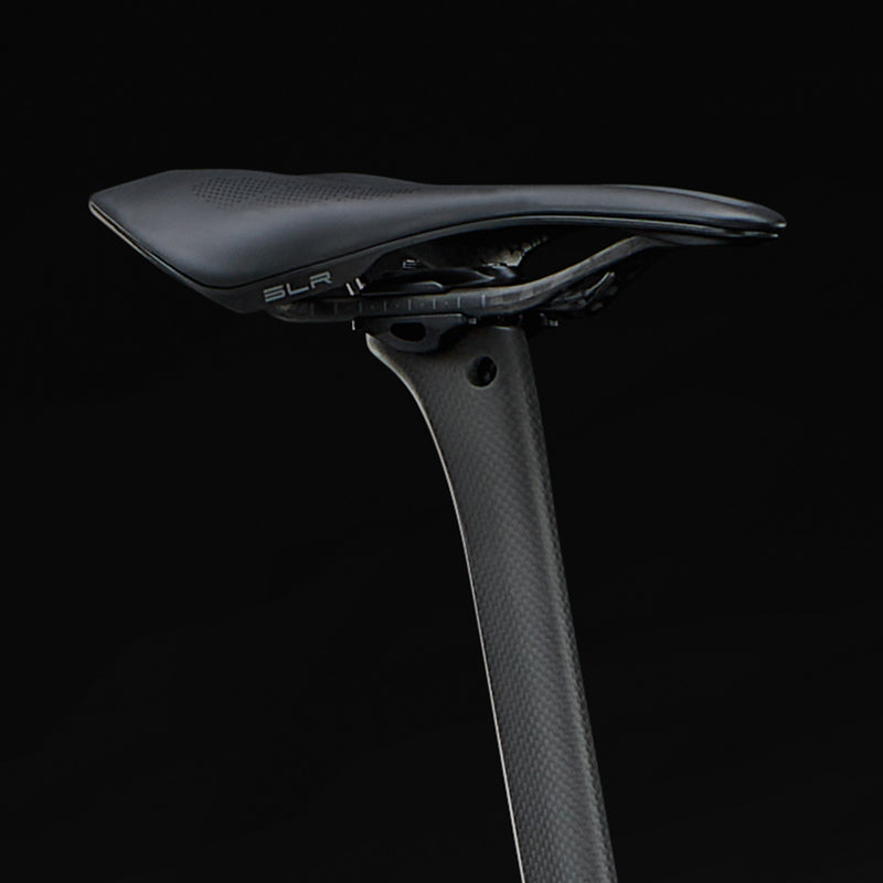 DUCATI_SILVER-Carbo-EVO_PDP-Pin_01-sella_1402x1402_Mob