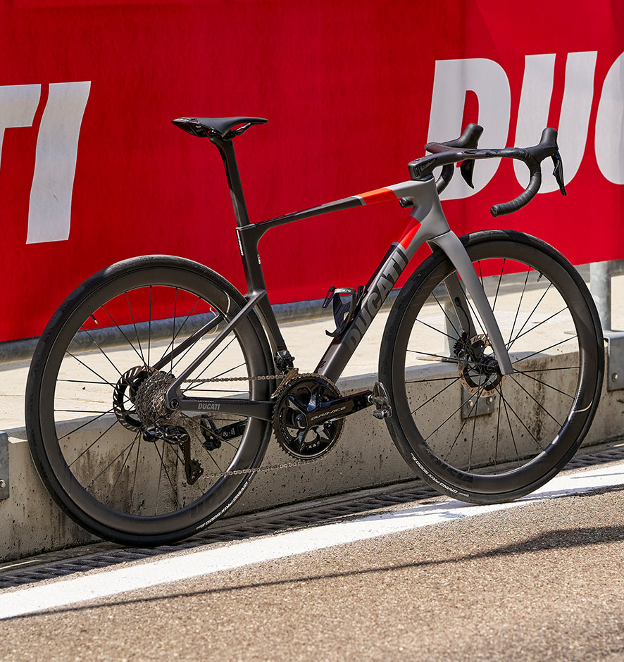 Ducati_News_Articolo-SeaOtter03-News_Gallery_03_Desk